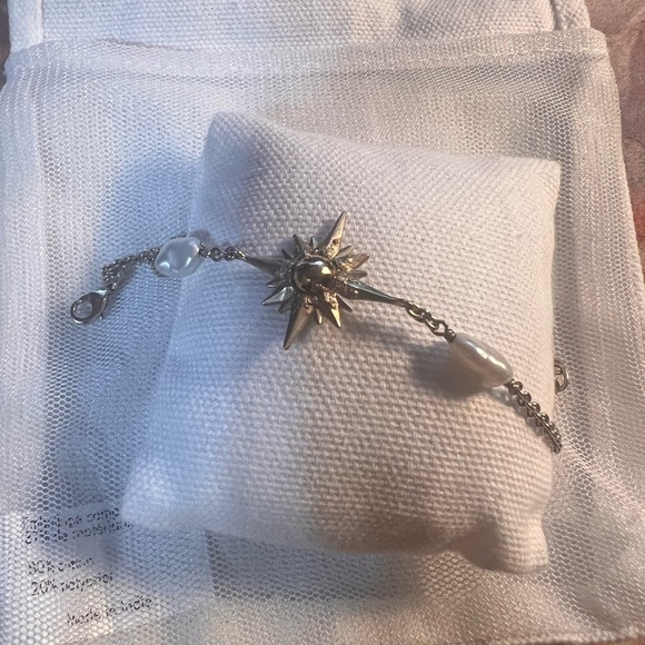 Dior REVE D'INFINI Star Bracelet Gold Plated artificial pearl White EUC w/dustie - Picture 7 of 8